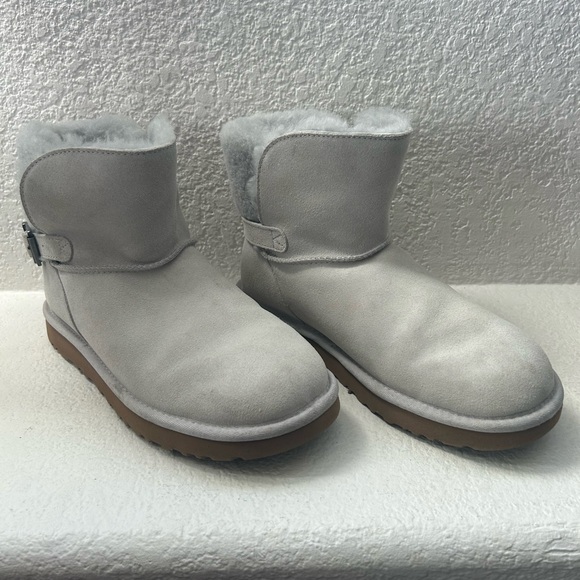 Ugg Classic Mini Boot - Picture 2 of 6